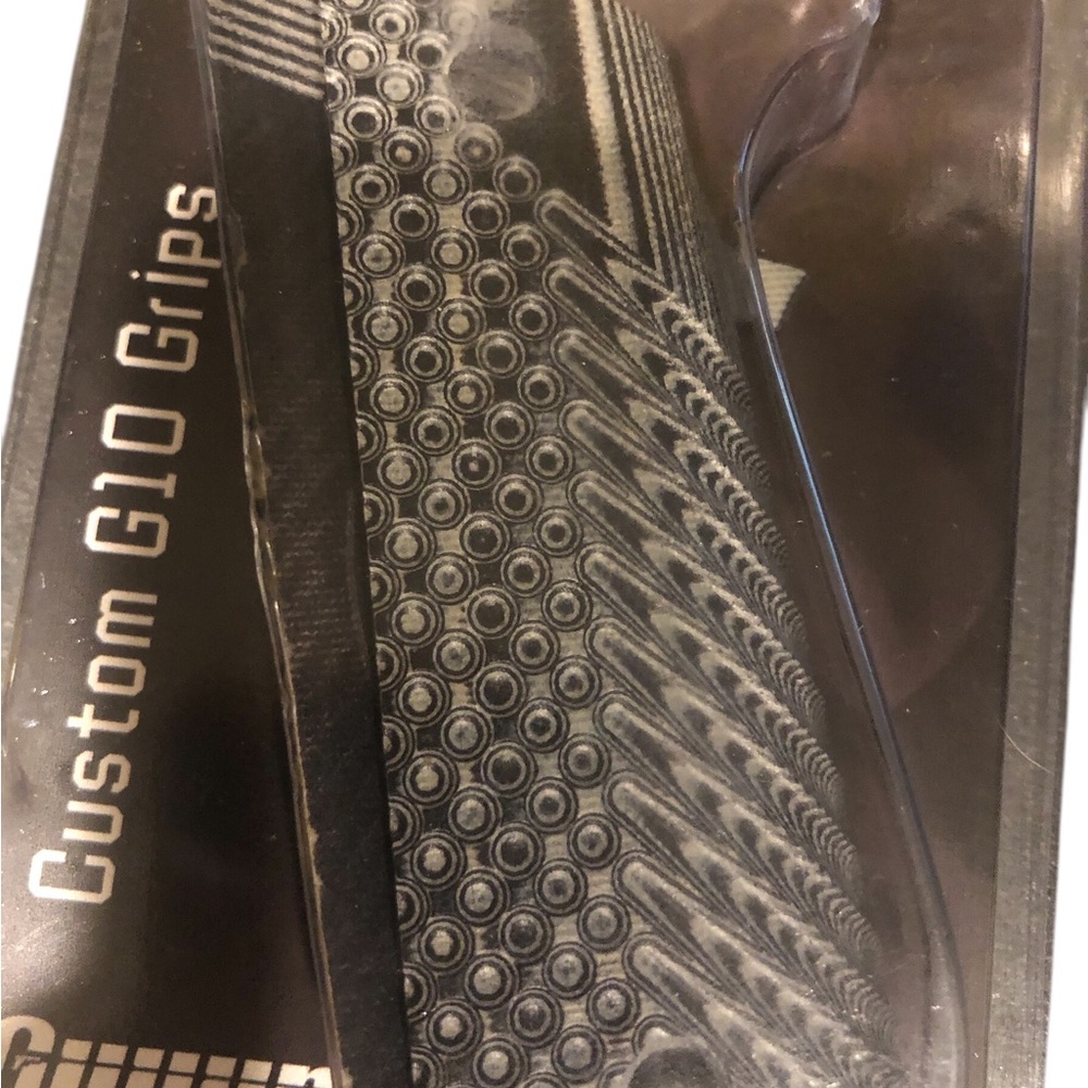 Guuun Grips Custom G10
